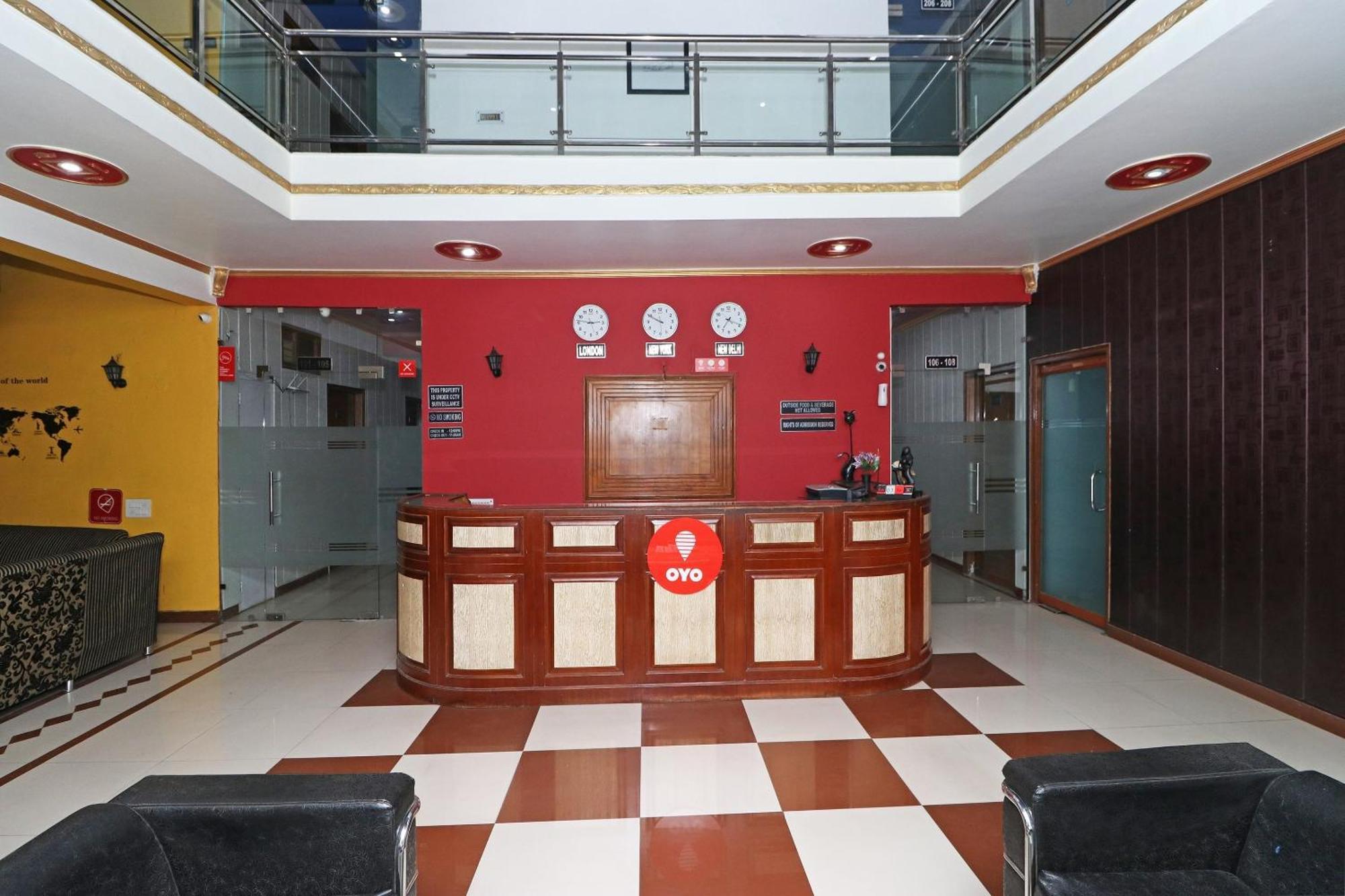Townhouse Satguru Enclave Road Gurgaon Hotel Jāmb Buitenkant foto