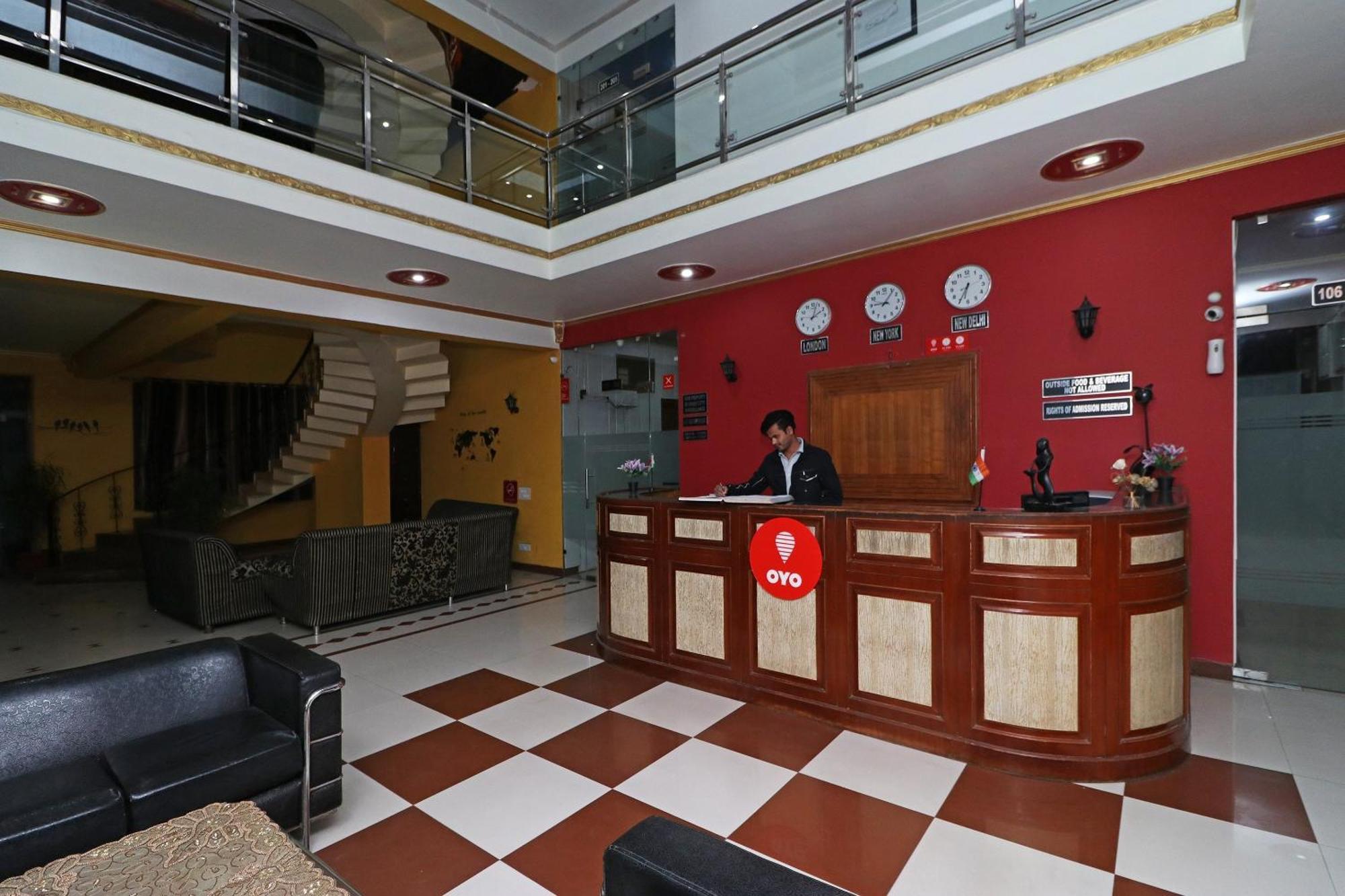 Townhouse Satguru Enclave Road Gurgaon Hotel Jāmb Buitenkant foto